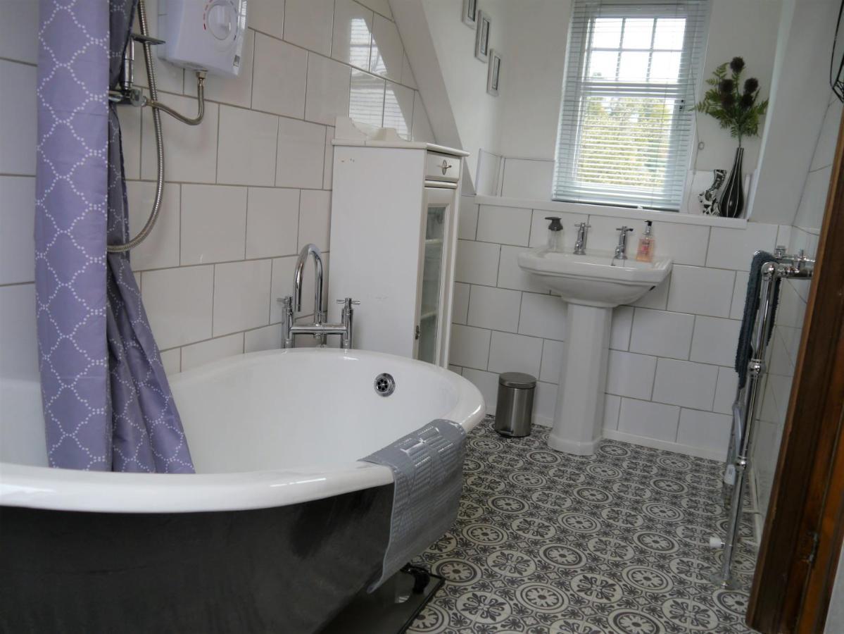 Laurieknowe Coach House *